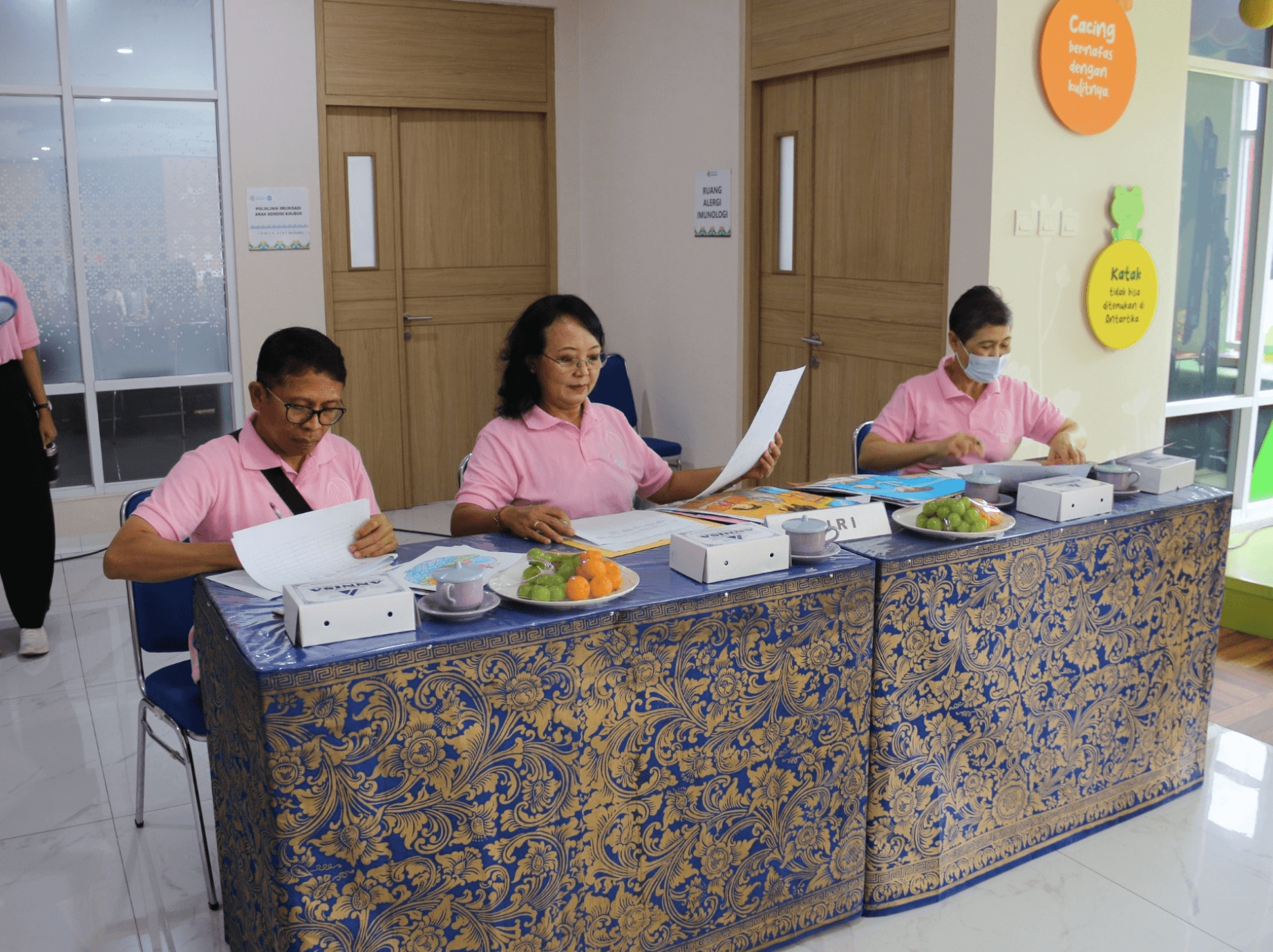 Tim juri dan panitia mendukung rangkaian kegiatan anak dan keluarga