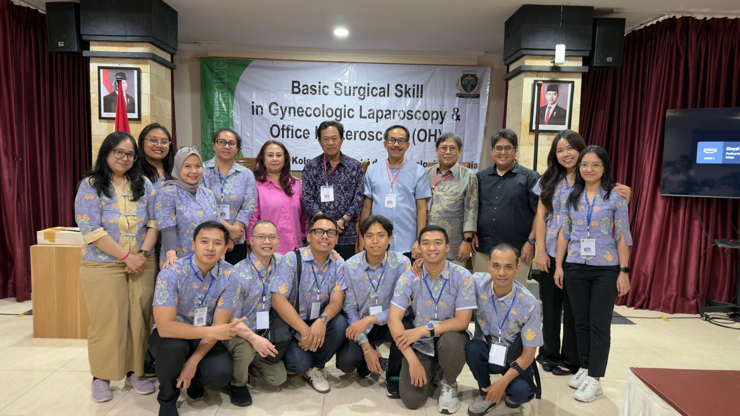 Sesi praktik Basic Surgical Skill in Gynecologic Laparoscopy dan Office Hysteroscopy